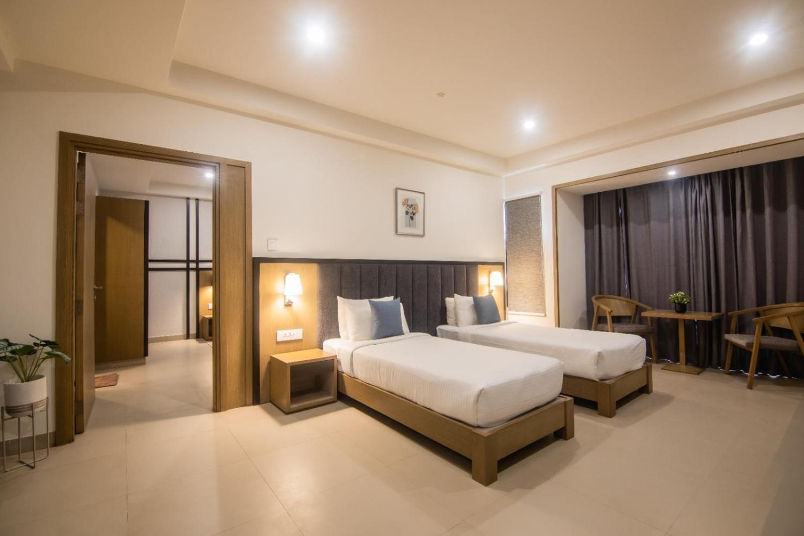 Purple Cloud Hotel Devanahalli Buitenkant foto